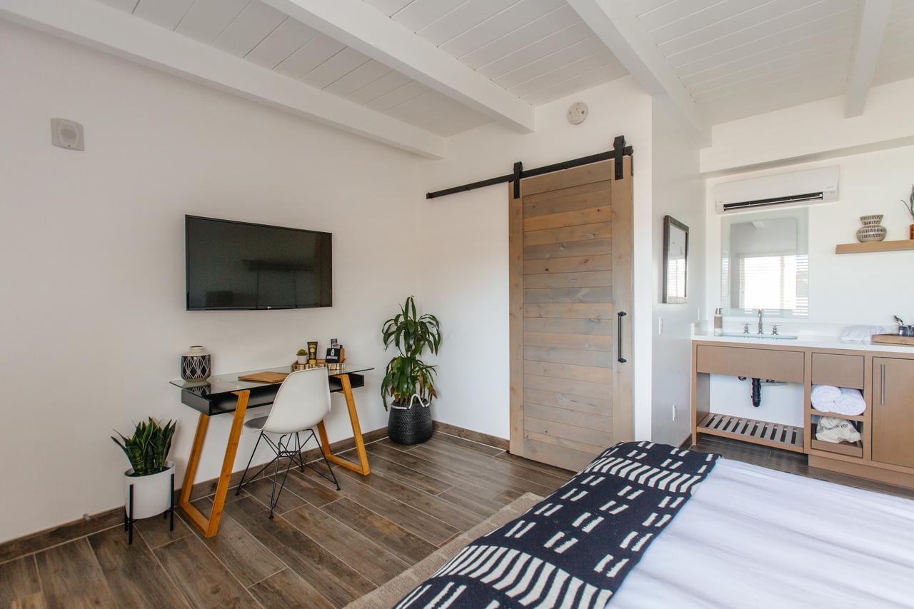 恩西尼塔斯 Surfhouse汽车旅馆 外观 照片