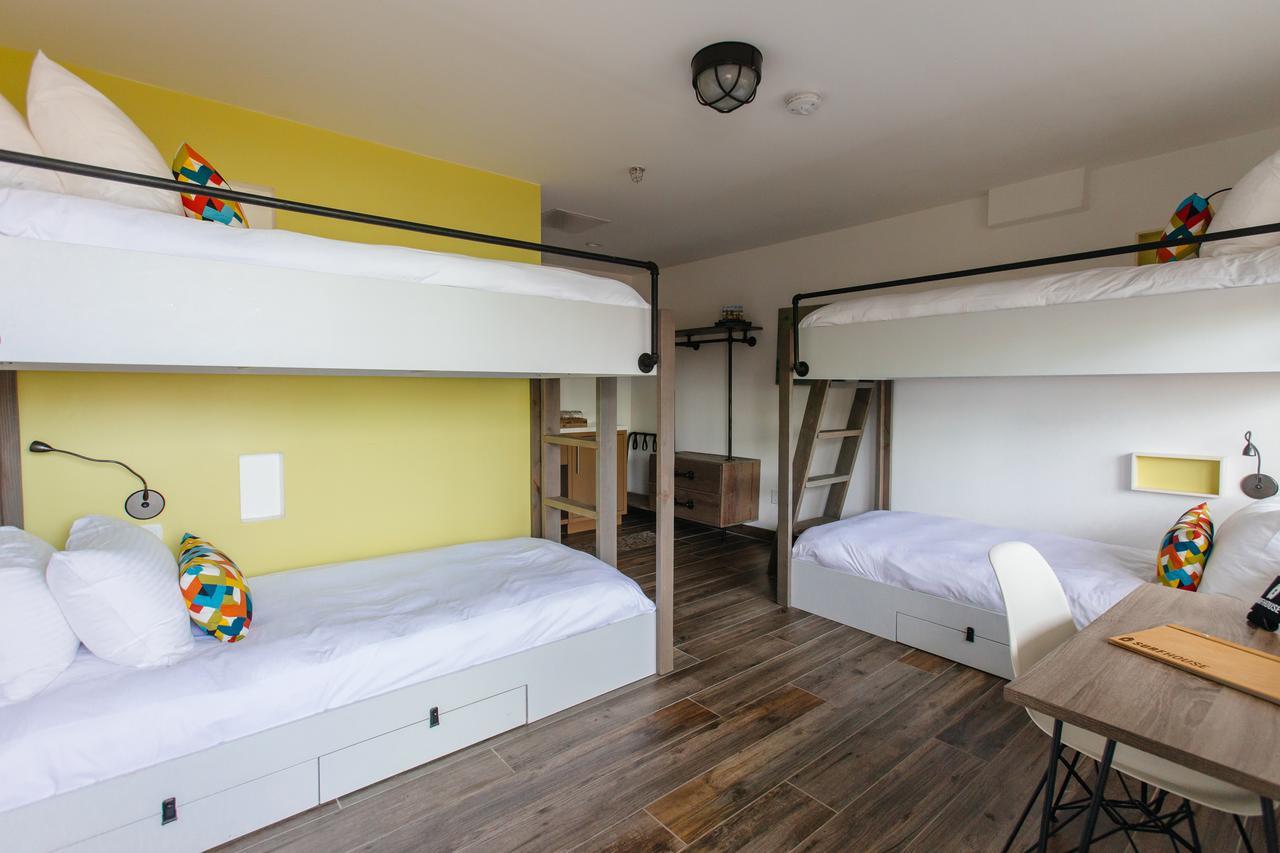 恩西尼塔斯 Surfhouse汽车旅馆 外观 照片