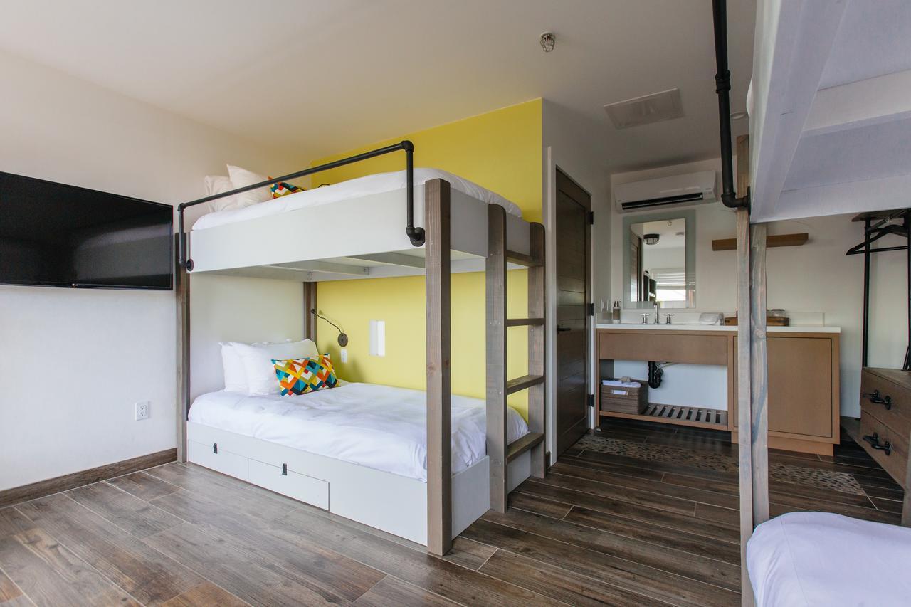 恩西尼塔斯 Surfhouse汽车旅馆 外观 照片